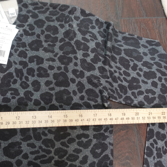 Equipment Rei Leopard Print Cotton & Cashmere Sweater Women's size S NWT - Picture 9 of 11